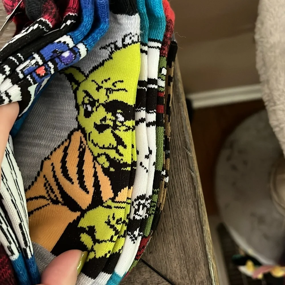 Six pairs of women’s Star Wars socks brand new